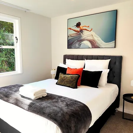 Hotel At Home - 3Brm - Large Parking & Ac - Cbd 12 Kms & Ap 17Kms Away